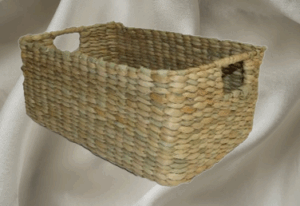 Bac de rangement Haintsoa en jonc de mer en provenance Madagascar