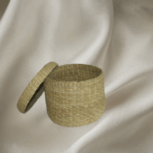 Boite de rangement ronde avec couvercle Lanto en jonc de mer de Madagascar