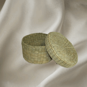 Boite de rangement ronde avec couvercle Lanto en jonc de mer de Madagascar