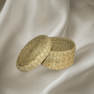 Boite de rangement ronde avec couvercle Lanto en jonc de mer de Madagascar