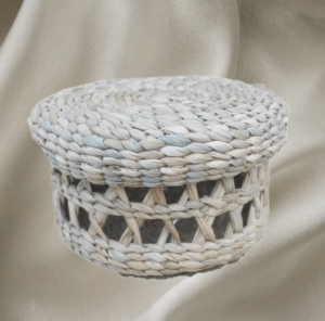 Boite de rangement Natalia en jonc de mer en provenance de Madagascar