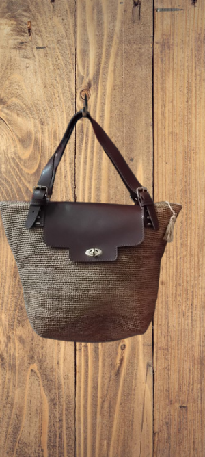 sac a main crochet fabriquer à madagascar